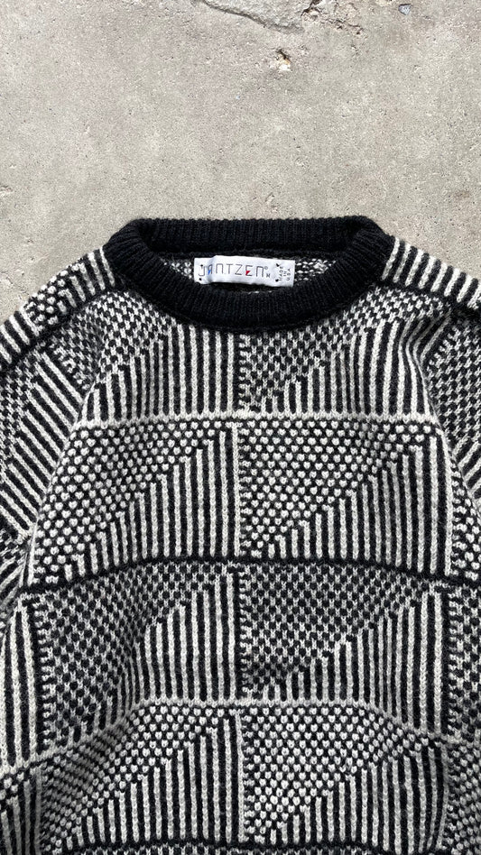1990S PATTERNED KNIT SWEATER BLACK - L