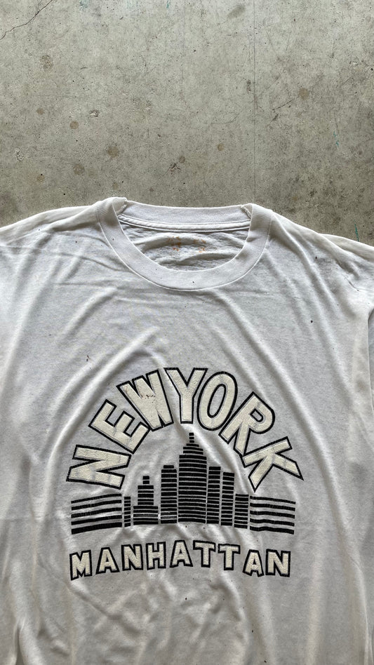 1990S "NEW YORK MANHATTAN" DISTRESSED TEE - L