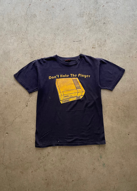 1990S "DONT HATE THE PLAYER" NINTENDO NAVY TEE - M