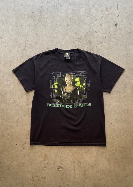 2000S "RESISTANCE IS FUTILE" STARTREK BLACK TEE -M