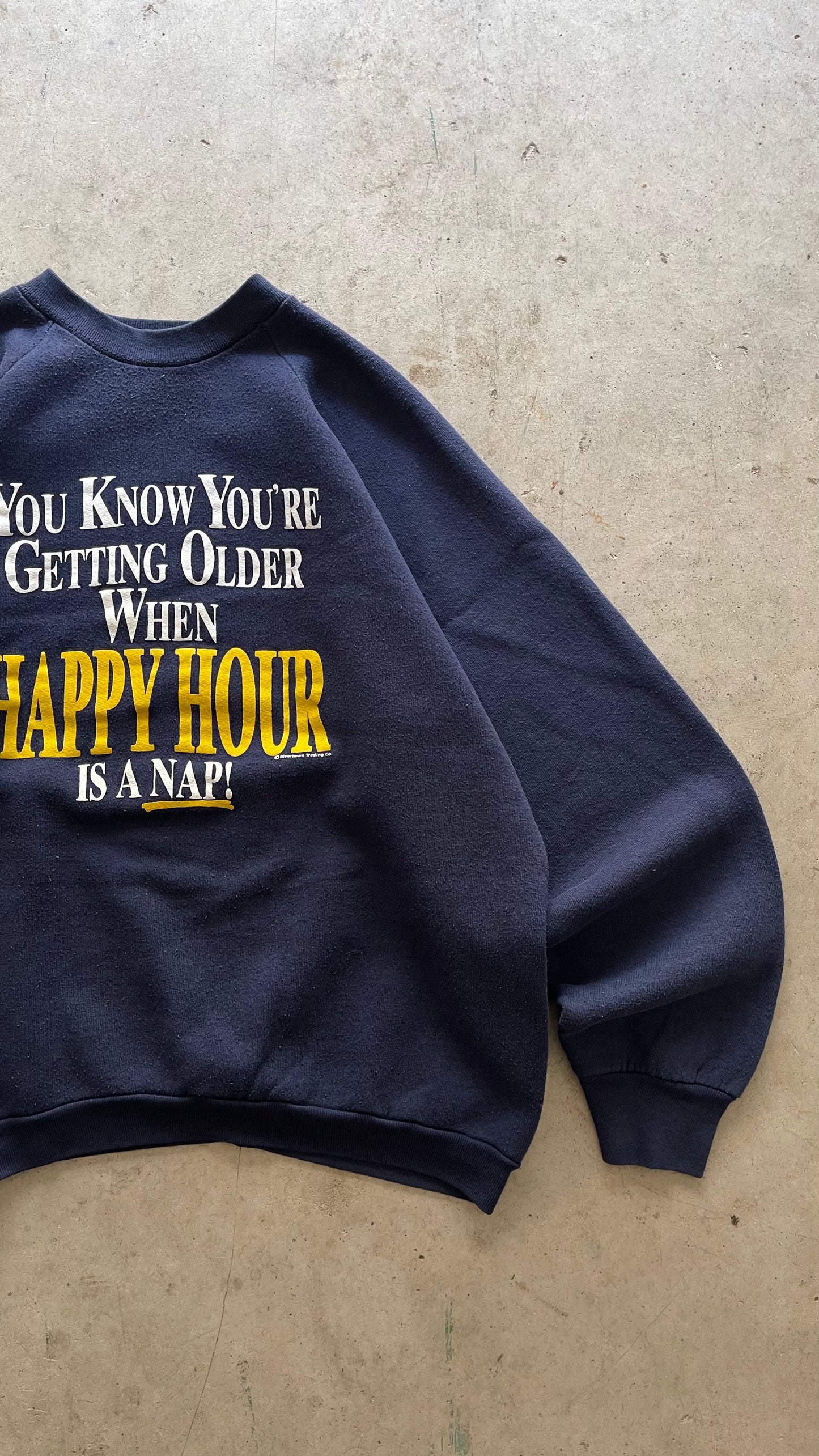 1990S "HAPPY HOUR IS A NAP" SWEATSHIRT - L