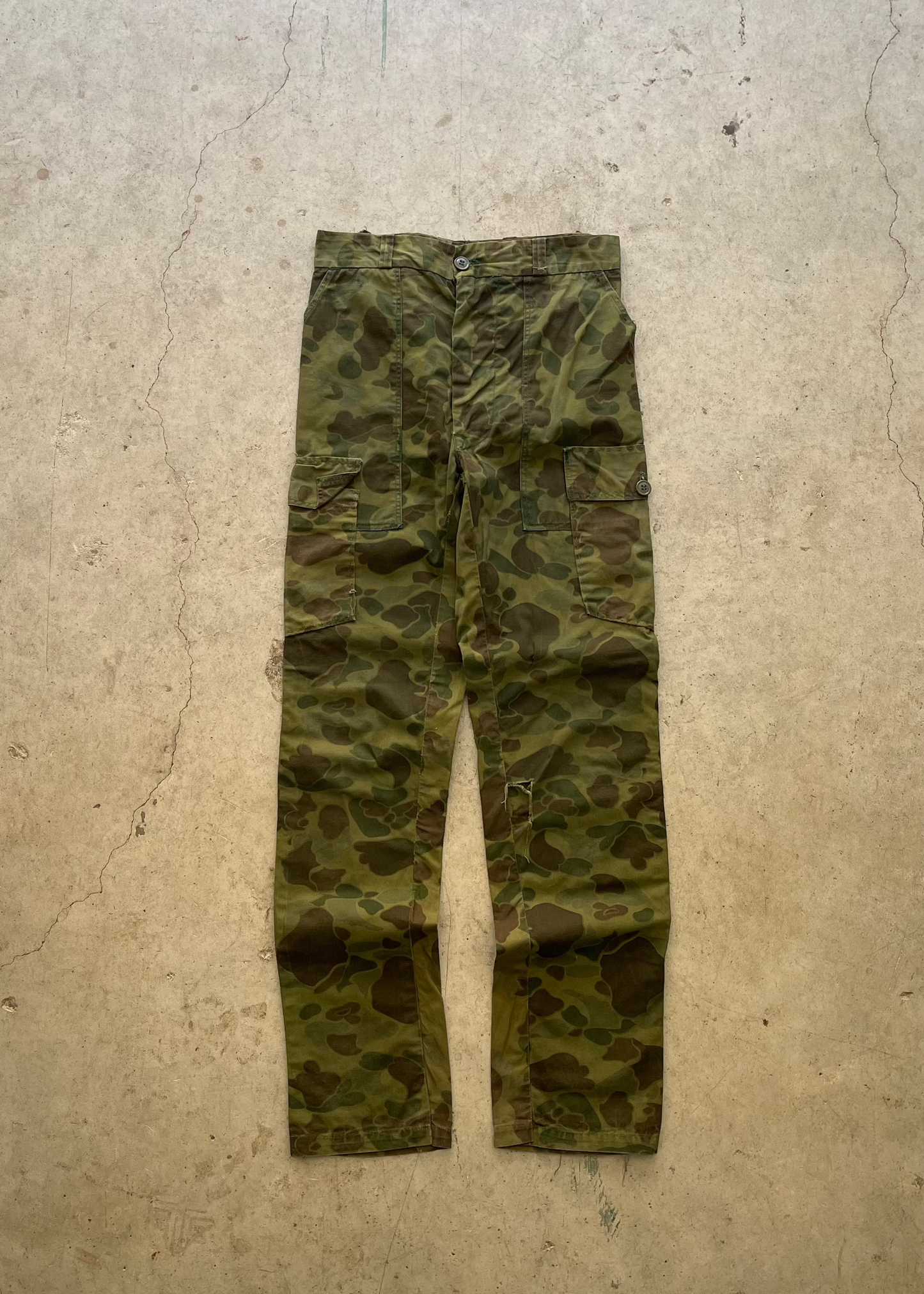1980S TAPERED MILITARY CAMO PANTS - 30X32