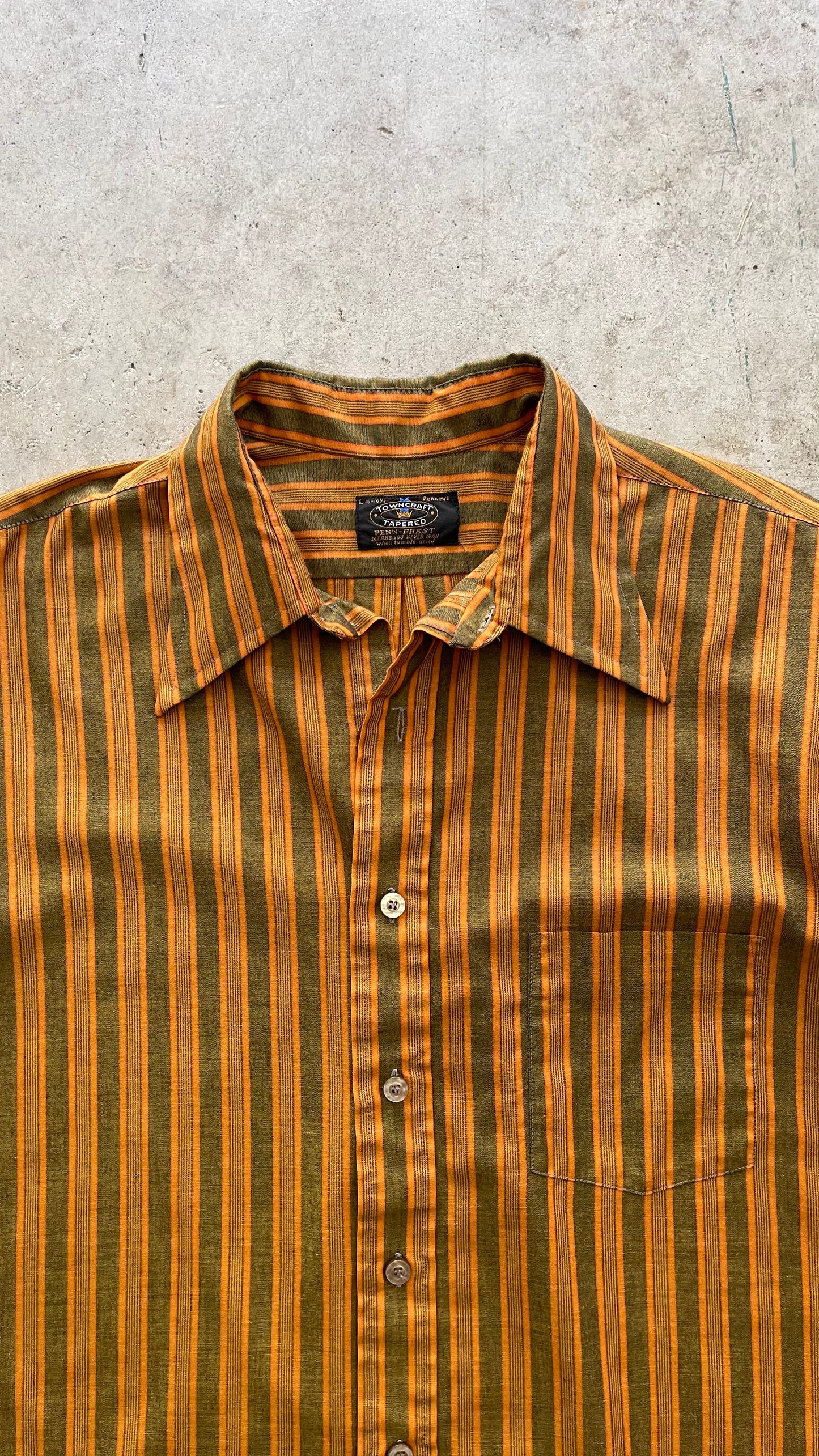 1970S ORANGE STRIPED SHORT SLEEVE BUTTON UP - L