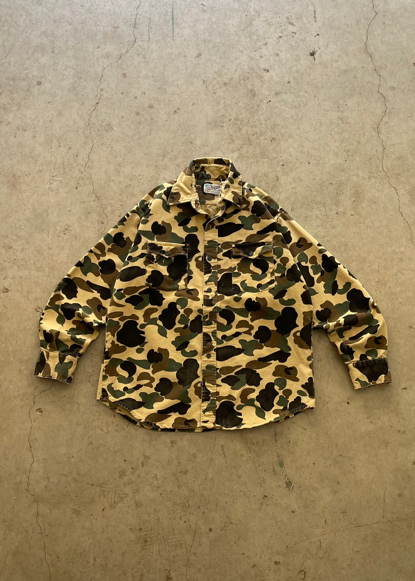 1990S "DUCK CAMO" BUTTON UP SHIRT - L