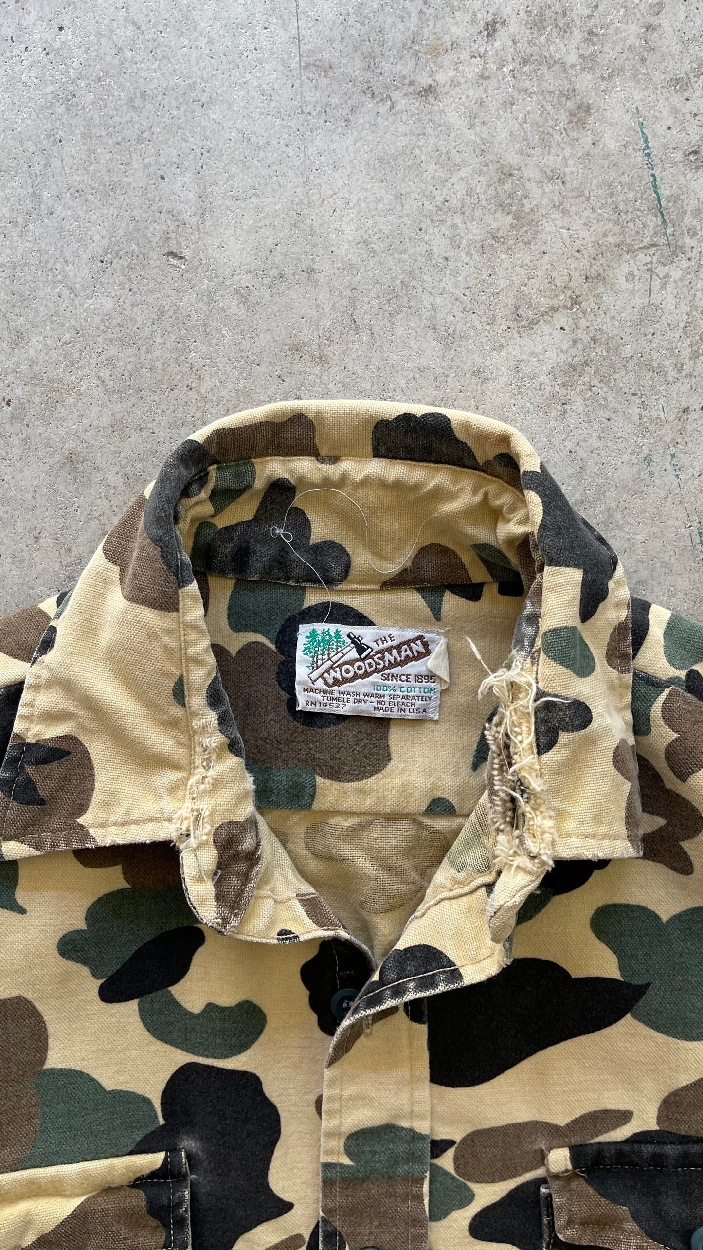1990S "DUCK CAMO" BUTTON UP SHIRT - L