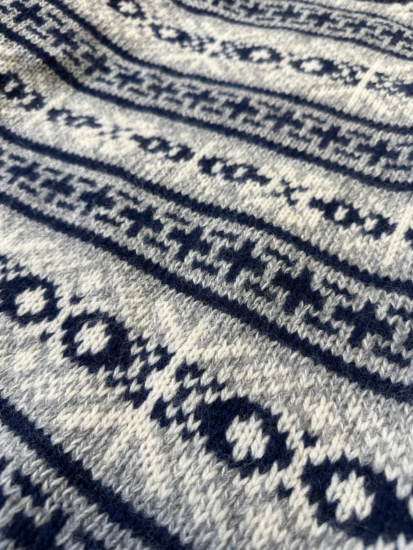 1990S - WHITE/NAVY EDDIE BAUER WOOL SWEATER - XLT