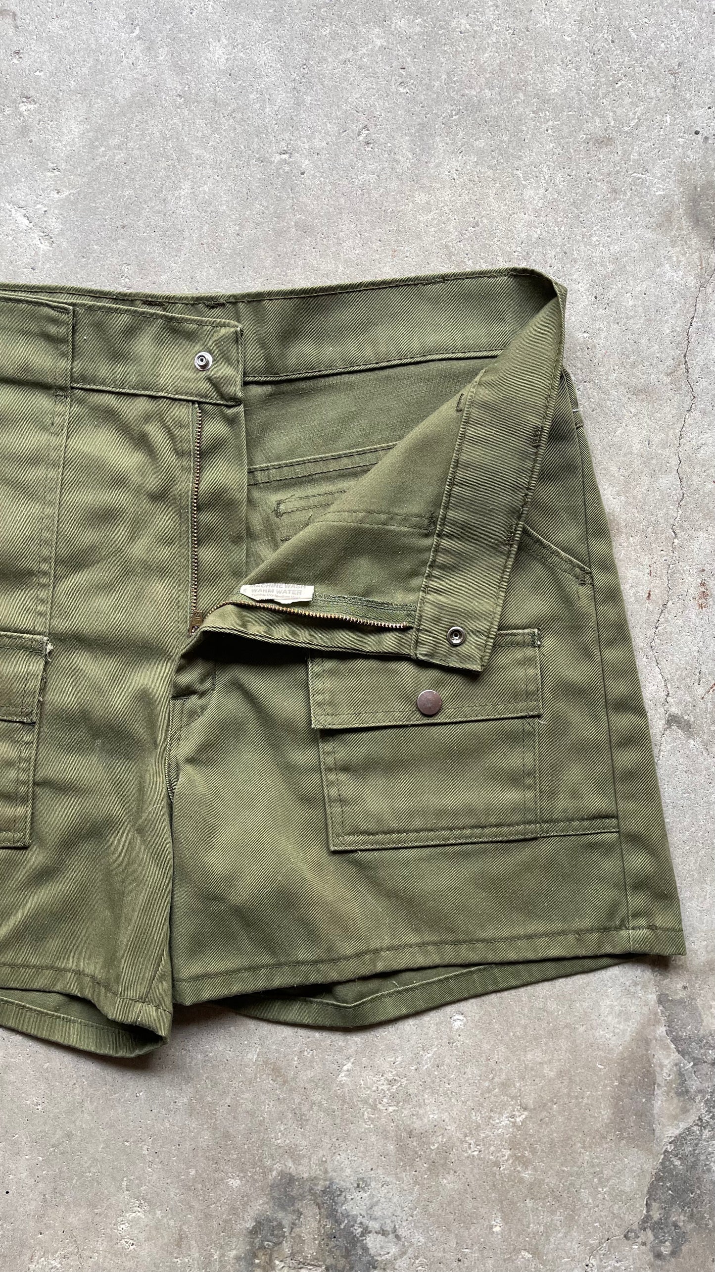 1990S BOY SCOUT TWO POCKET SHORTS KHAKI - 34