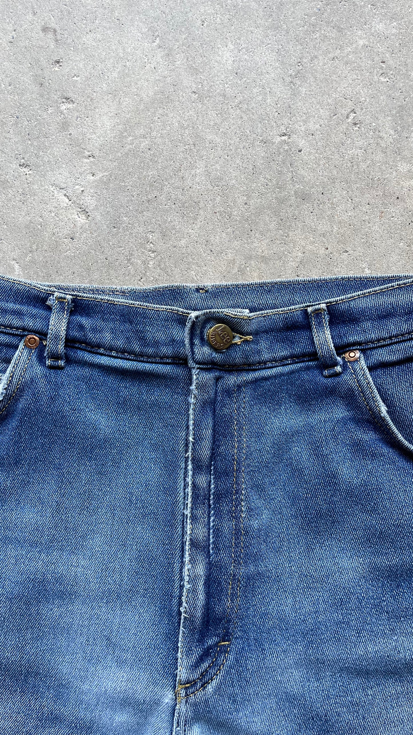 1990S LEE CHOPPED DENIM SHORTS - 32