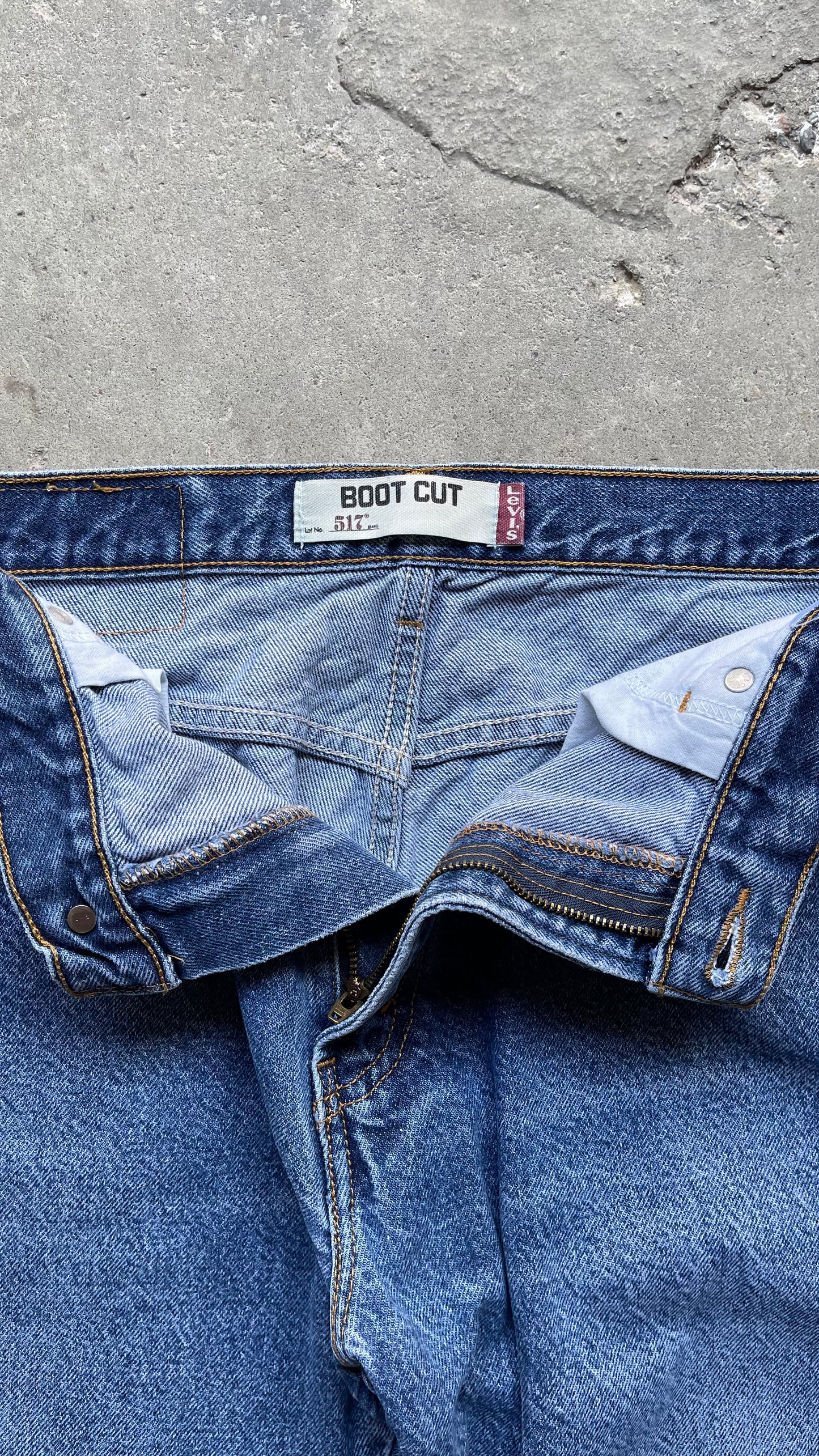 2000S LEVIS 517 BOOTCUT MID WASHED JEANS - 34X32