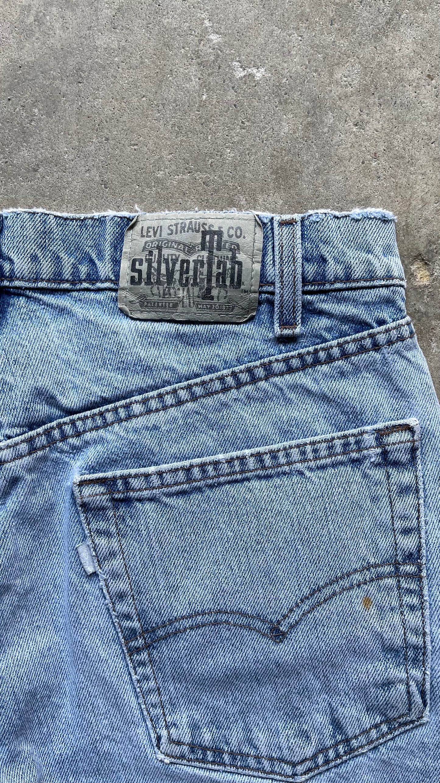 1990S LEVIS SILVER TAB DENIM SHORTS - 32