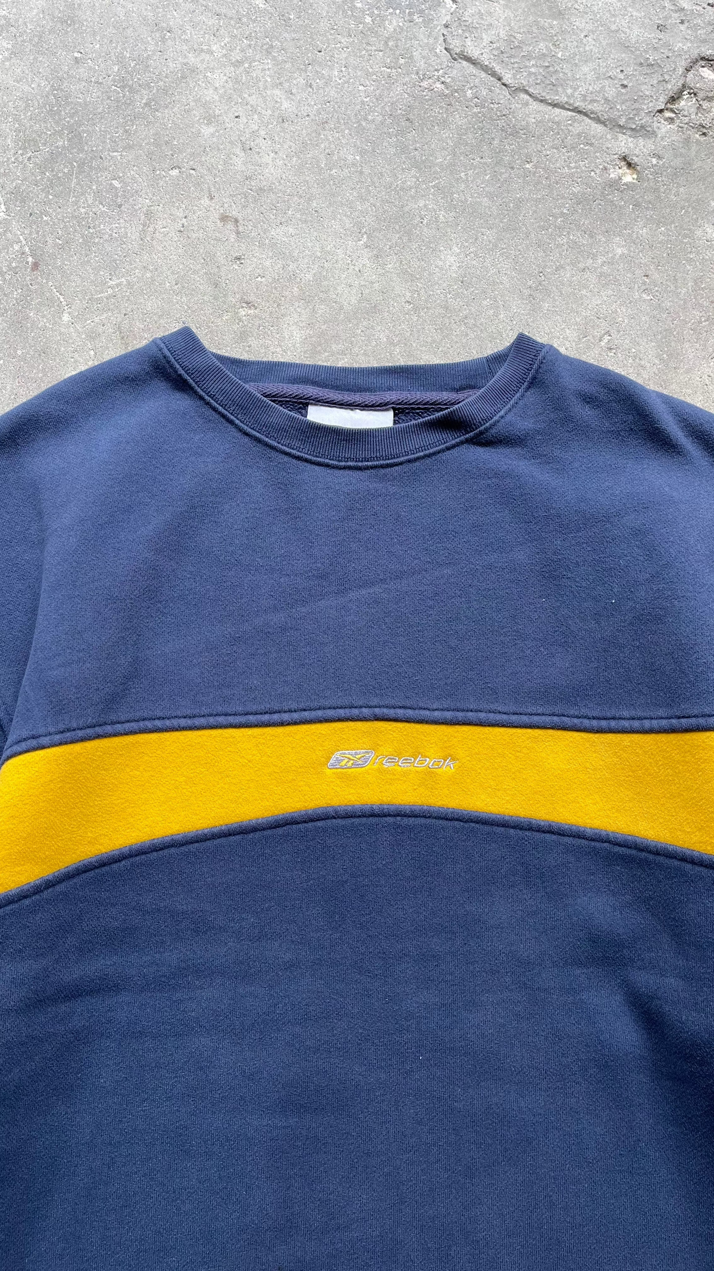 2000S REEBOK NAVY CREW - M