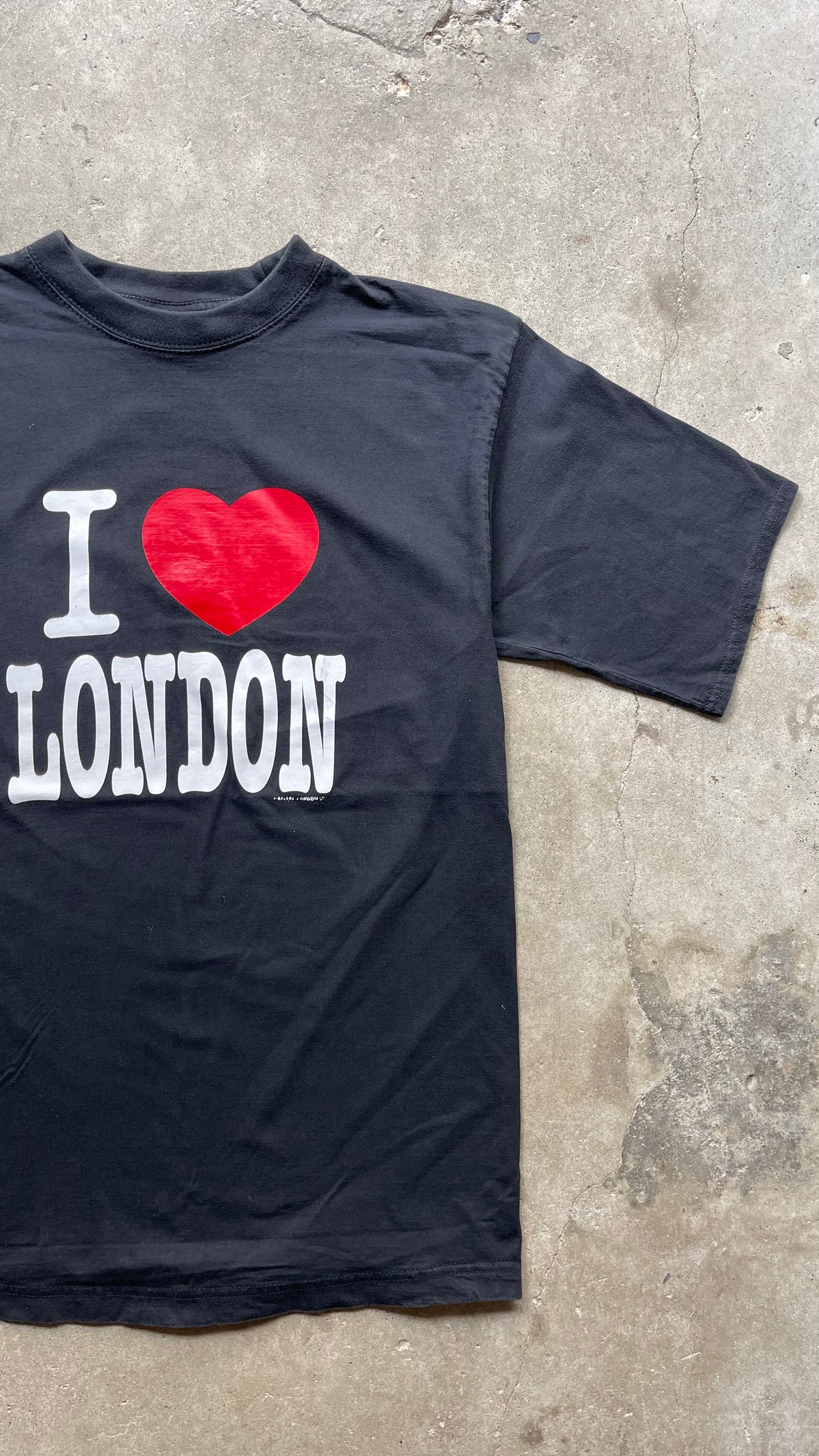 2000S I <3 LONDON TEE - M