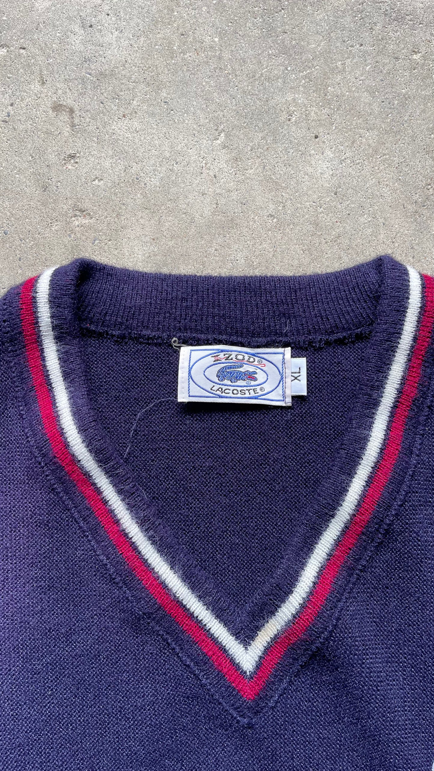 1990S IZOD LACOSTE V NECK KNIT SWEATER - XL