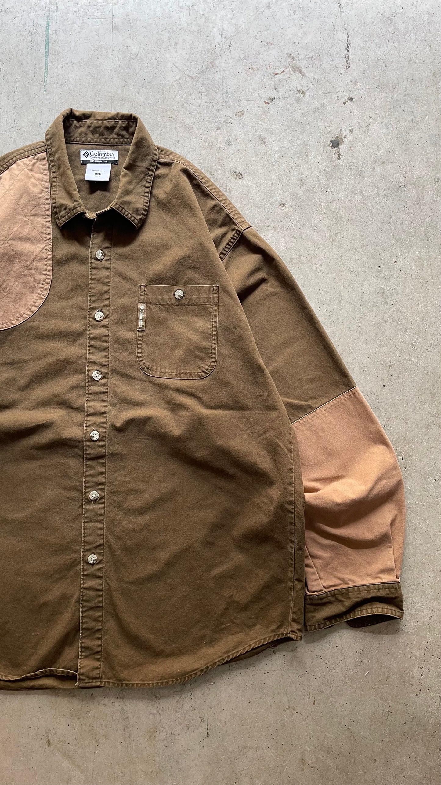 2000S COLUMBIA SPORTS BUTTON UP - M
