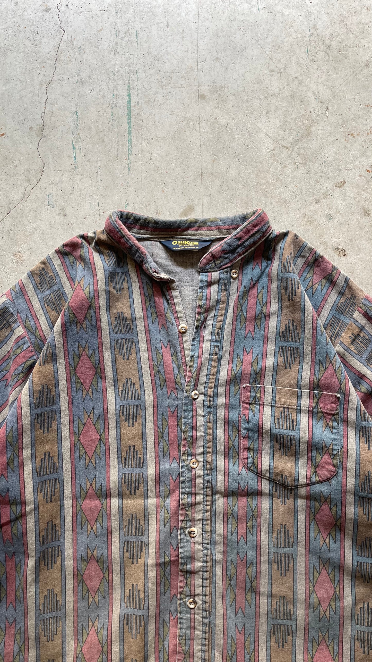 1990S OSHKOSH PATTERNED BUTTON UP SHIRT - L