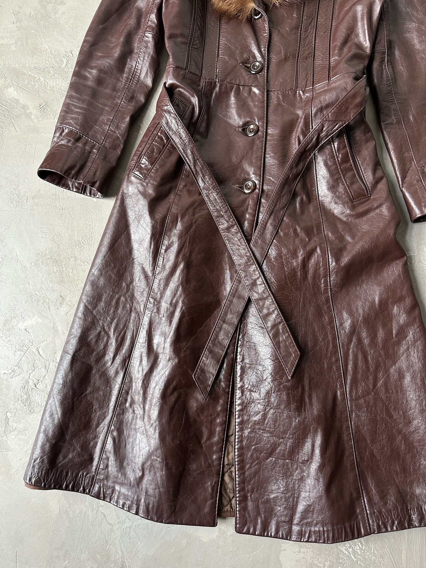 1970S - BURGUNDY LEATHER COAT REAL FUR COLLAR JACKET - S/M (W)