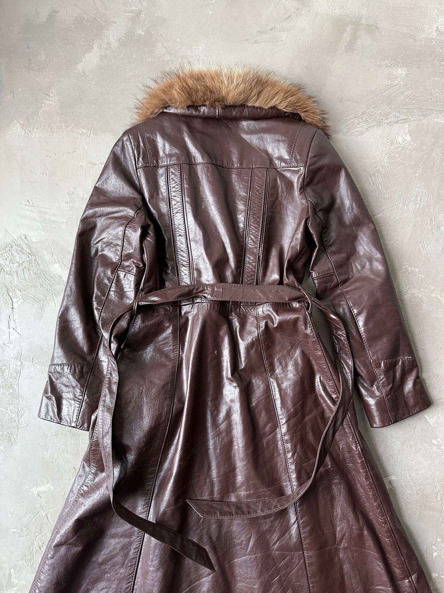 1970S - BURGUNDY LEATHER COAT REAL FUR COLLAR JACKET - S/M (W)