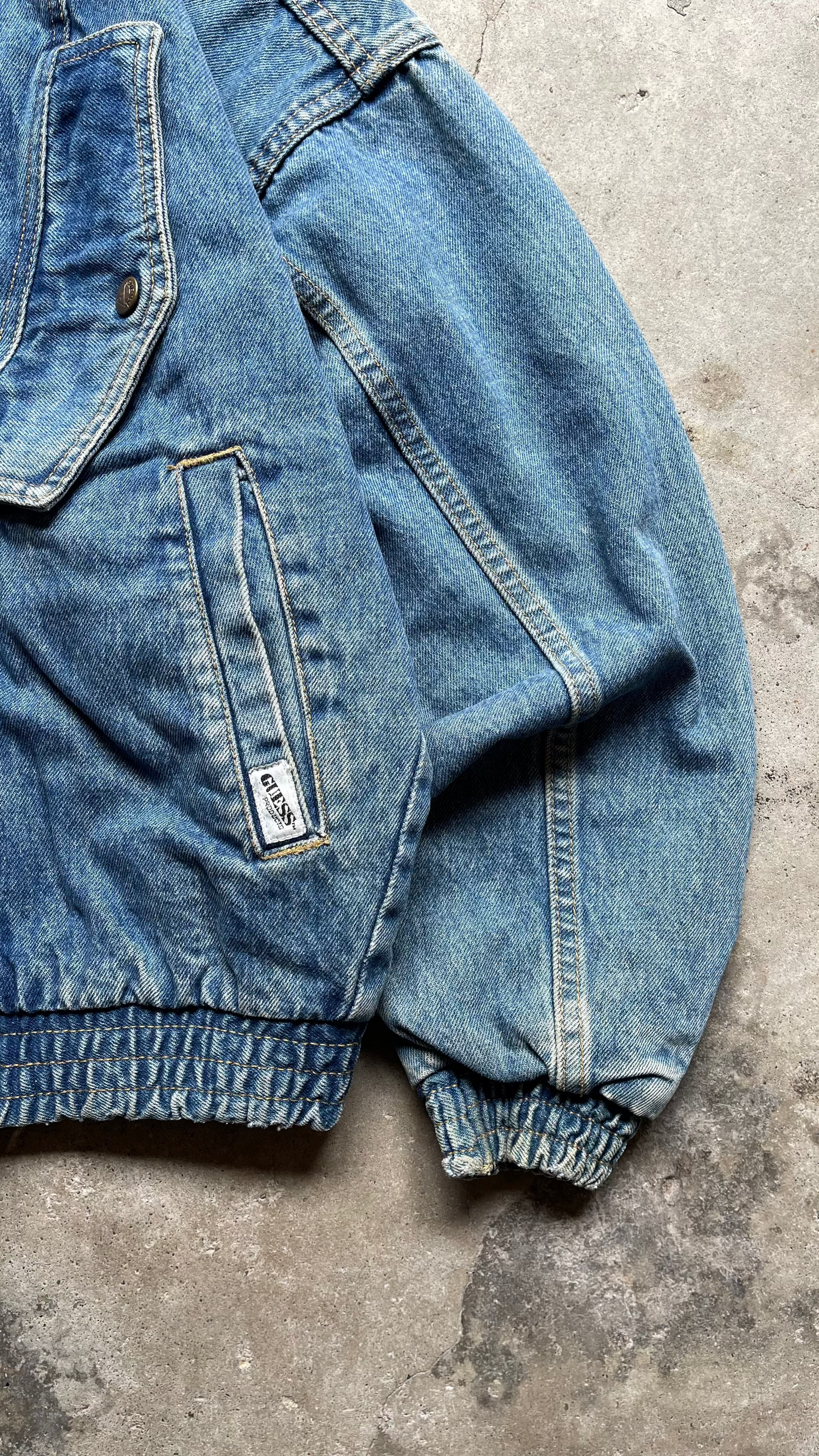 1990S GUESS DENIM LIGHT WASHED JACKET - L