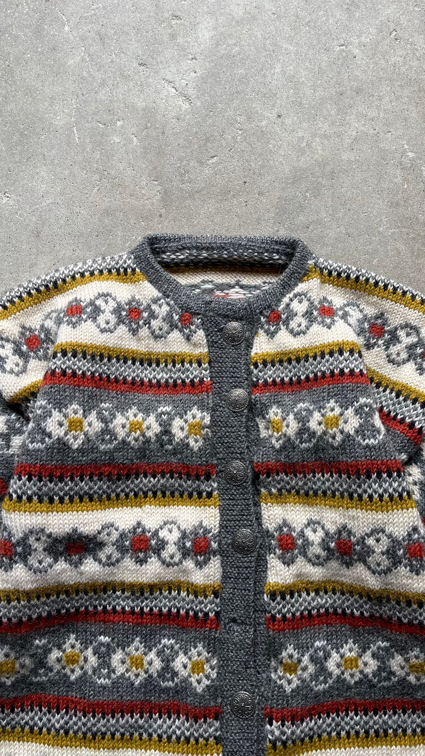 1990S PATTERNED KNIT BUTTON UP SWEATER -