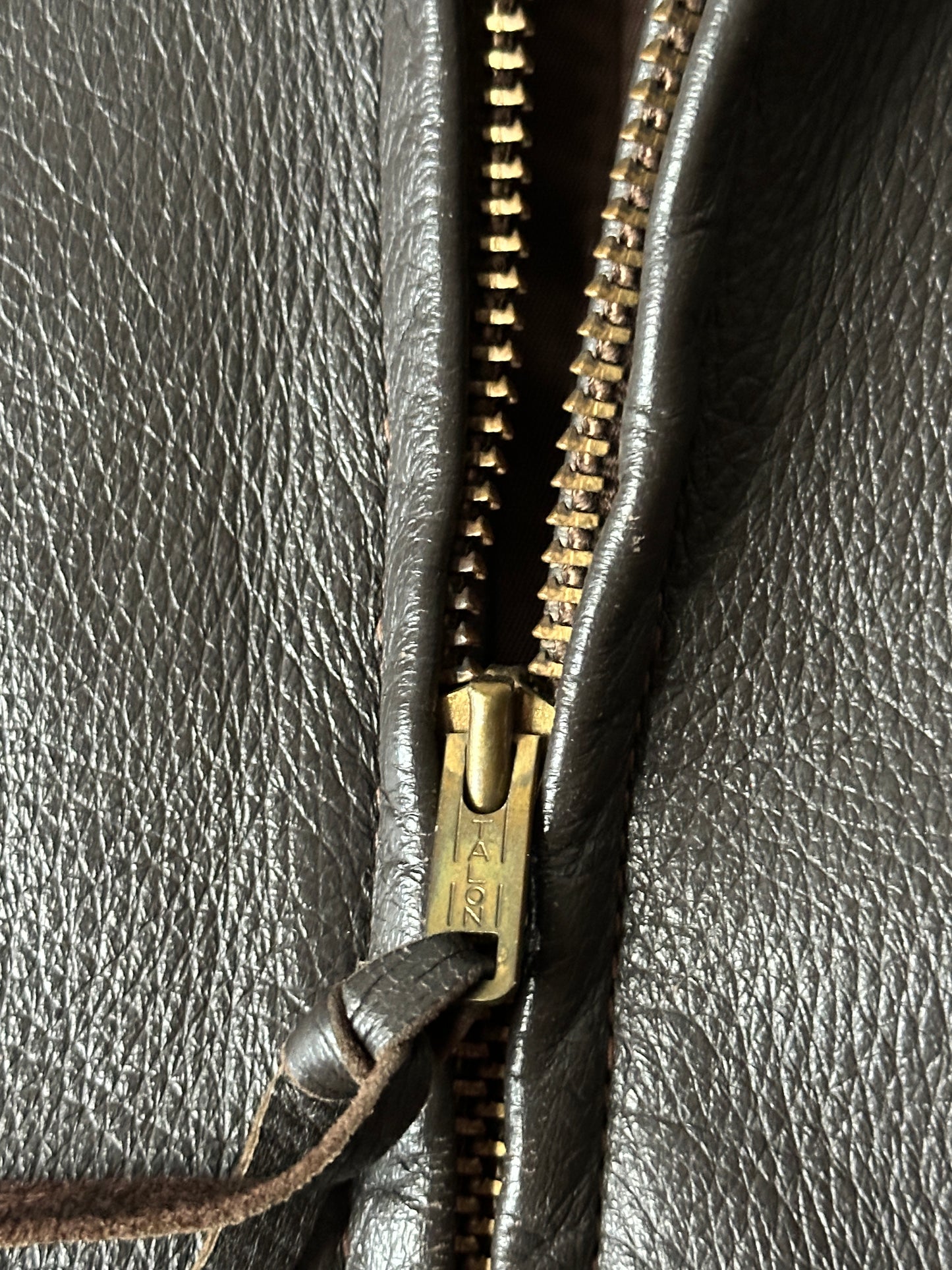 1970S - BROWN W.B PLACE & CO. LEATHER FLIGHT JACKET SHERLING COLLAR - L/XL (44)