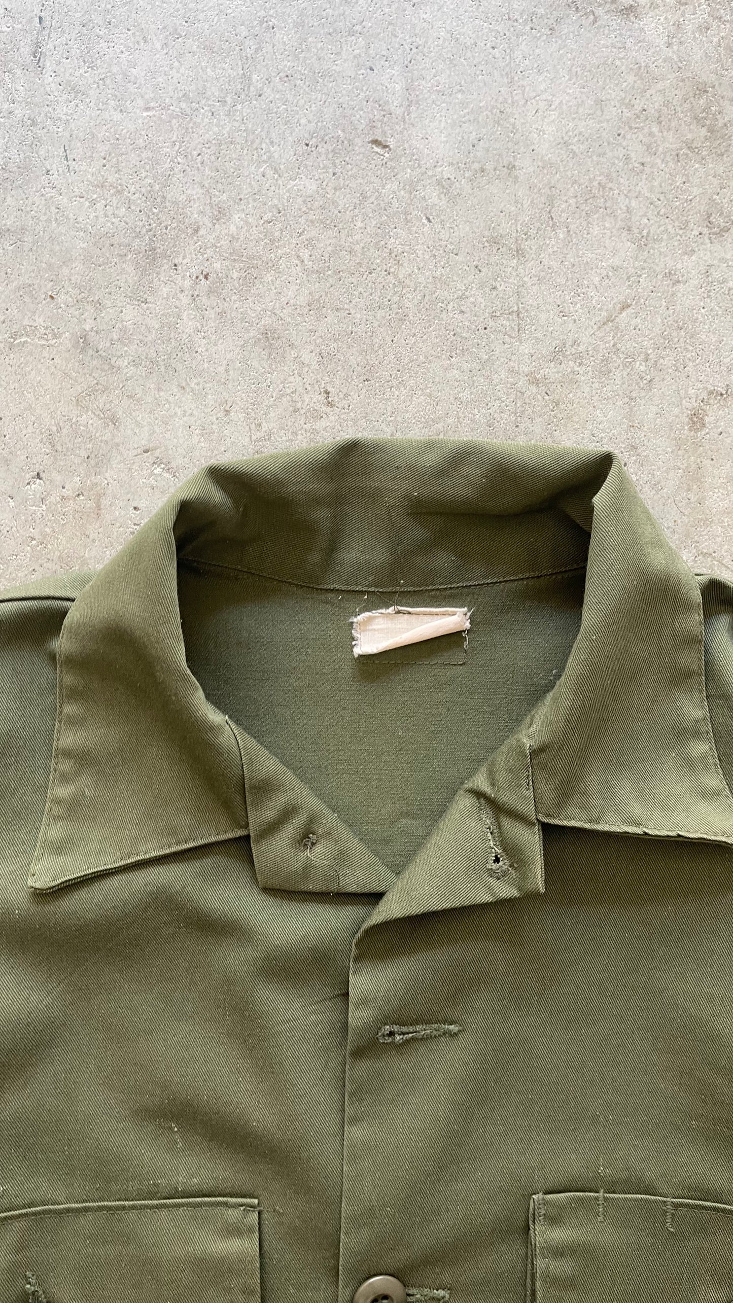 1990S MILITARY BUTTON UP SHIRT OLIVE - L