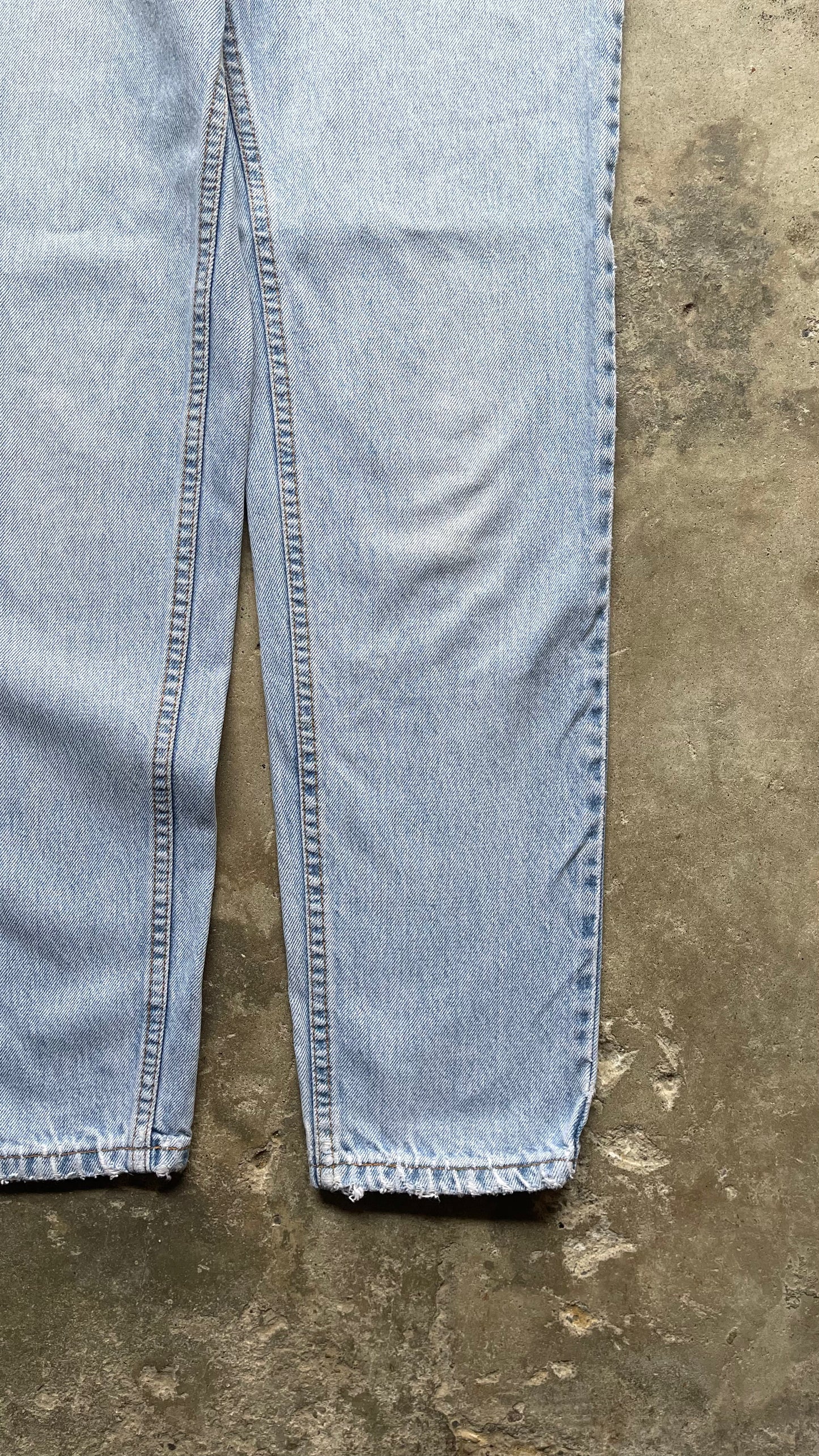 1990S LEVIS 550 "TAPERED LEG" DENIM JEANS - 28 x 32