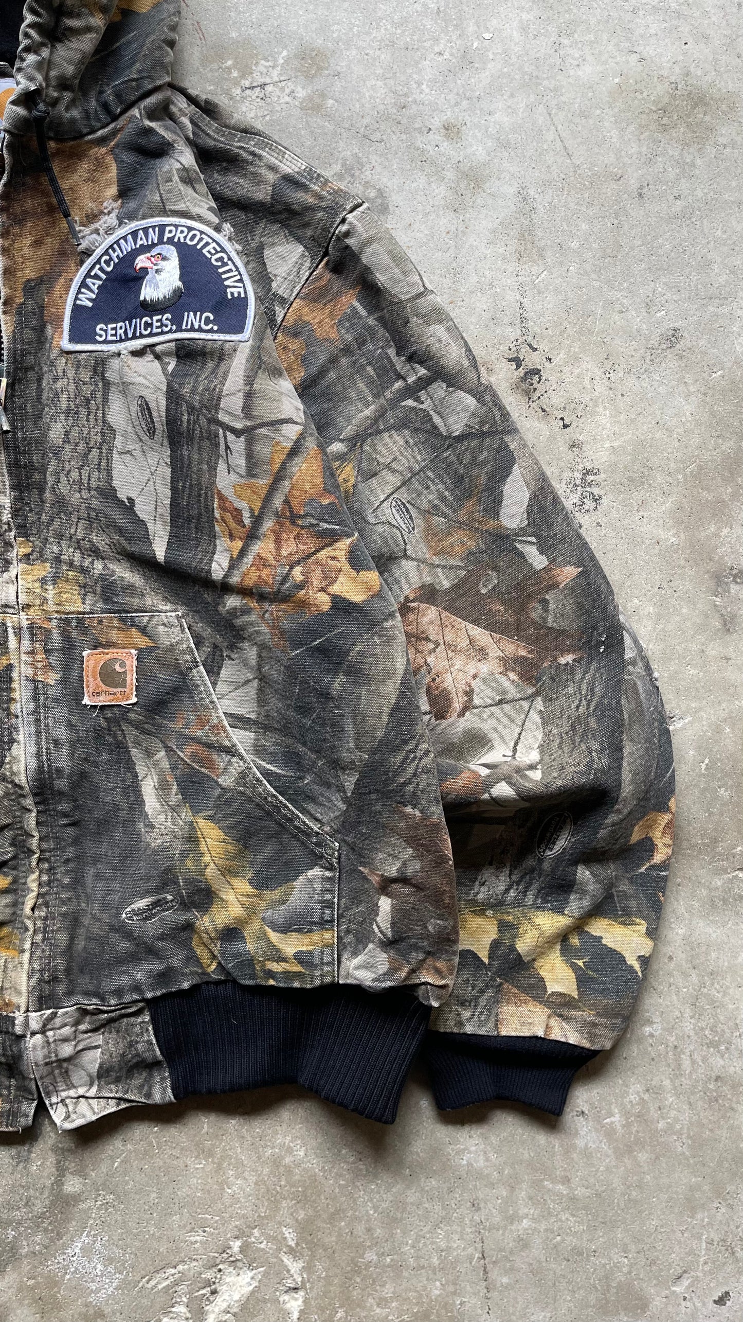 1990S CARHARTT DISTRESSED REALTREE JACKET - L
