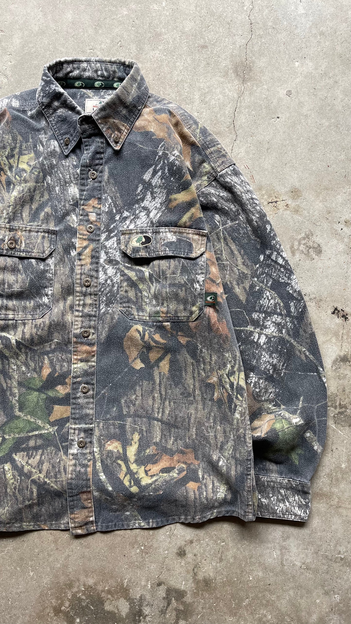 1990S MOSSY OAK REALTREE BUTTON UP - M