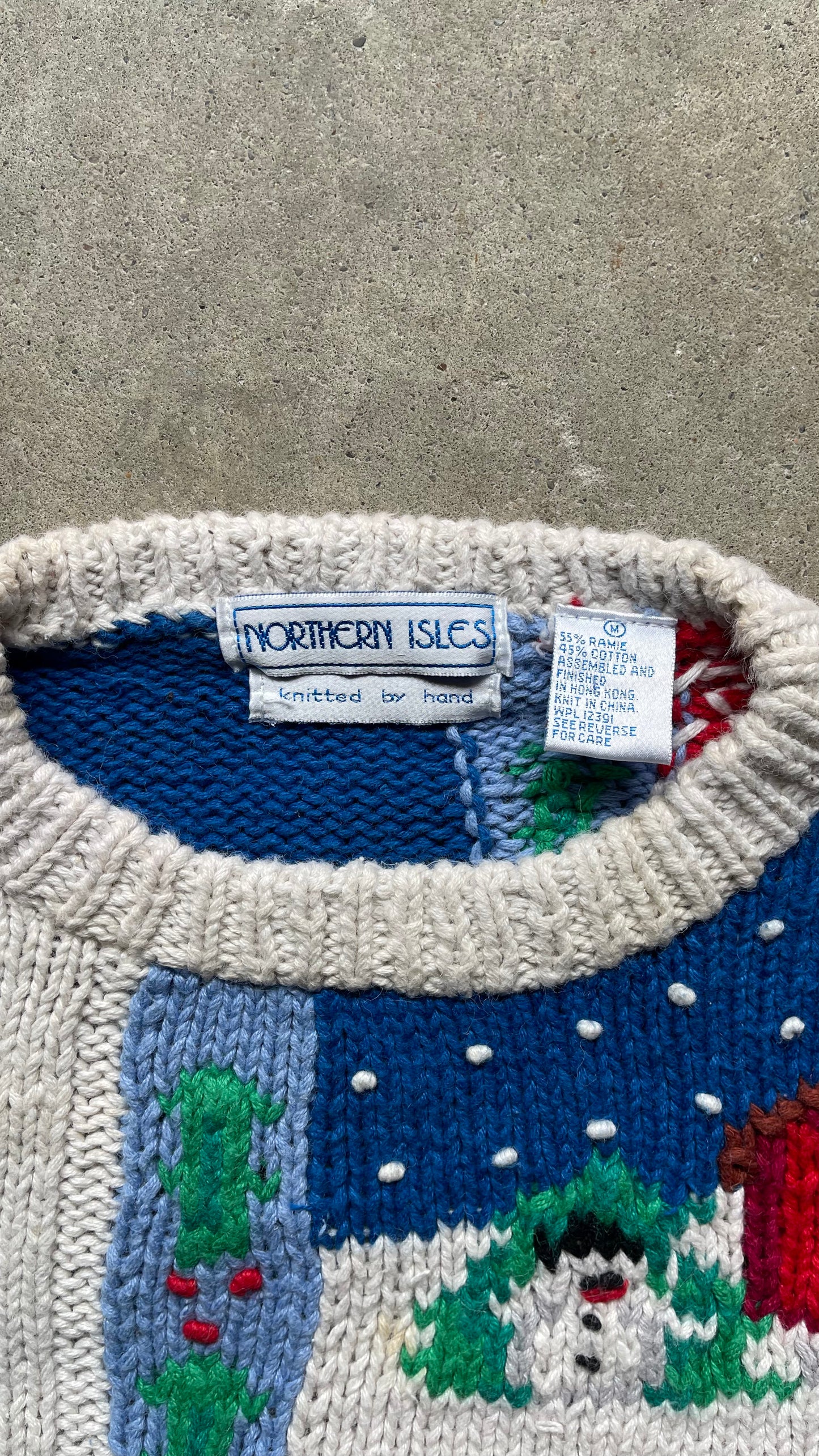 1990S CHRISTMAS HAND KNIT SWEATER - M