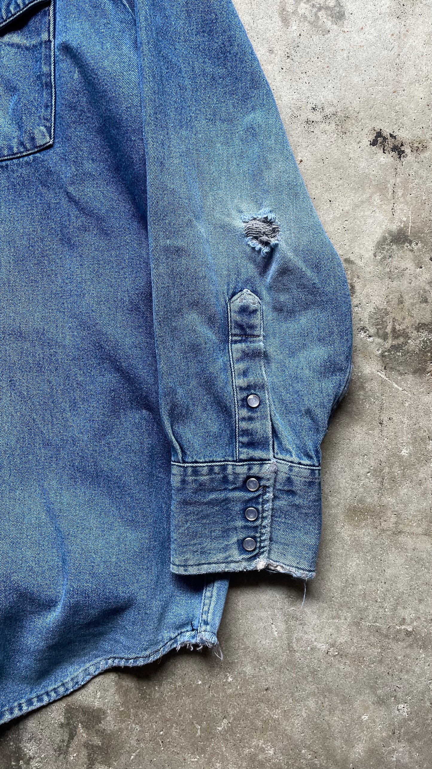 1990S CARHARTT DENIM BUTTON UP - L
