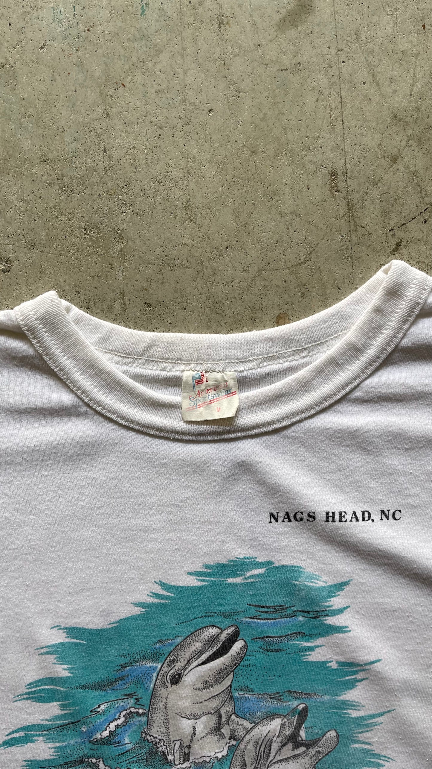 1980S "DOLPHINS" CUTE WHITE TEE - M
