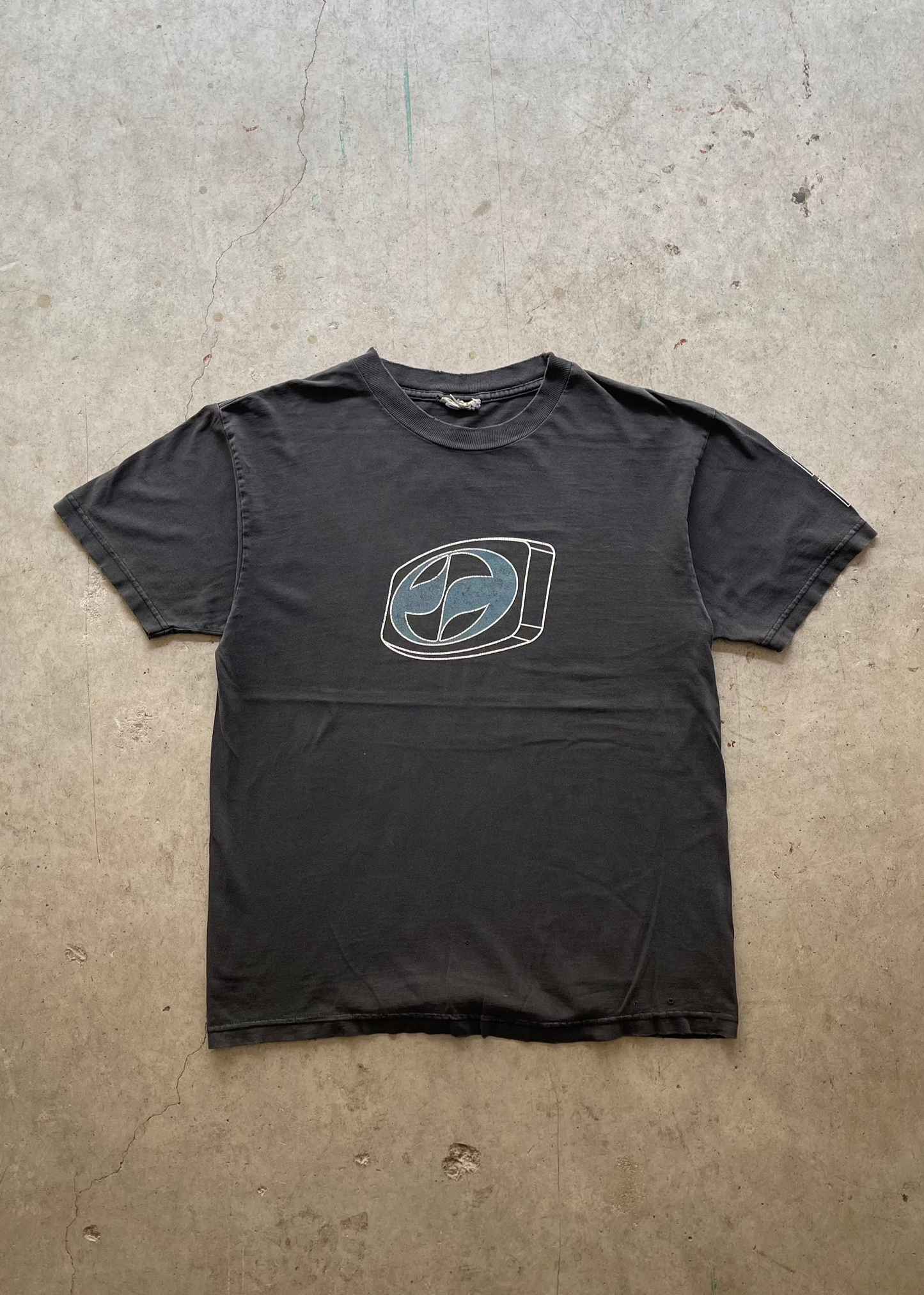 2000S "SPLIT" FADED BLACK TEE - L