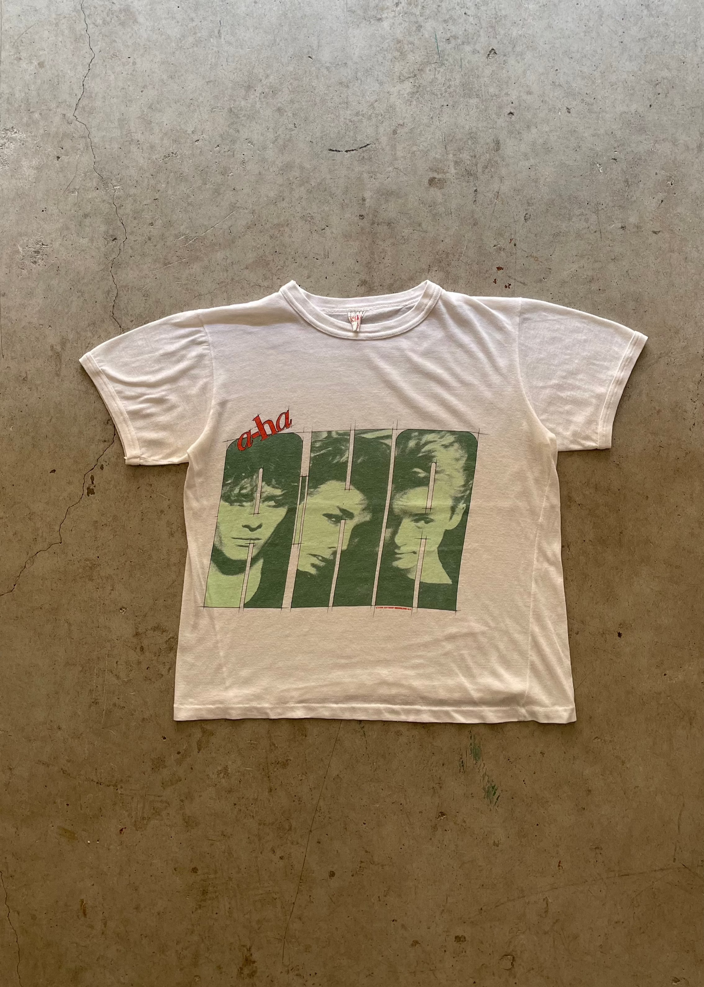 1980S "AHA" BAND BOXY TEE - L