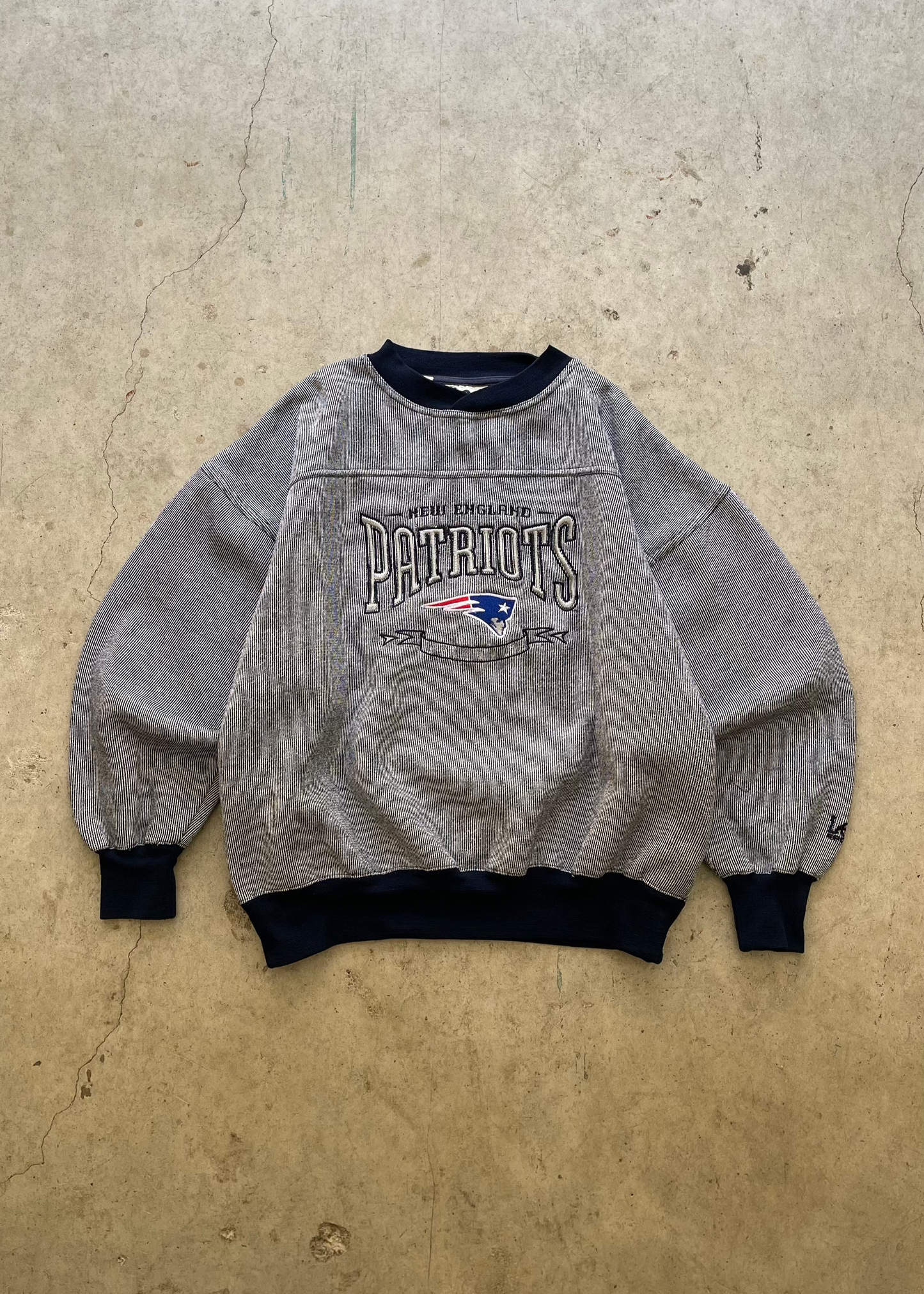 1990S PATRIOTS NAVY SWEATSHIRT - L