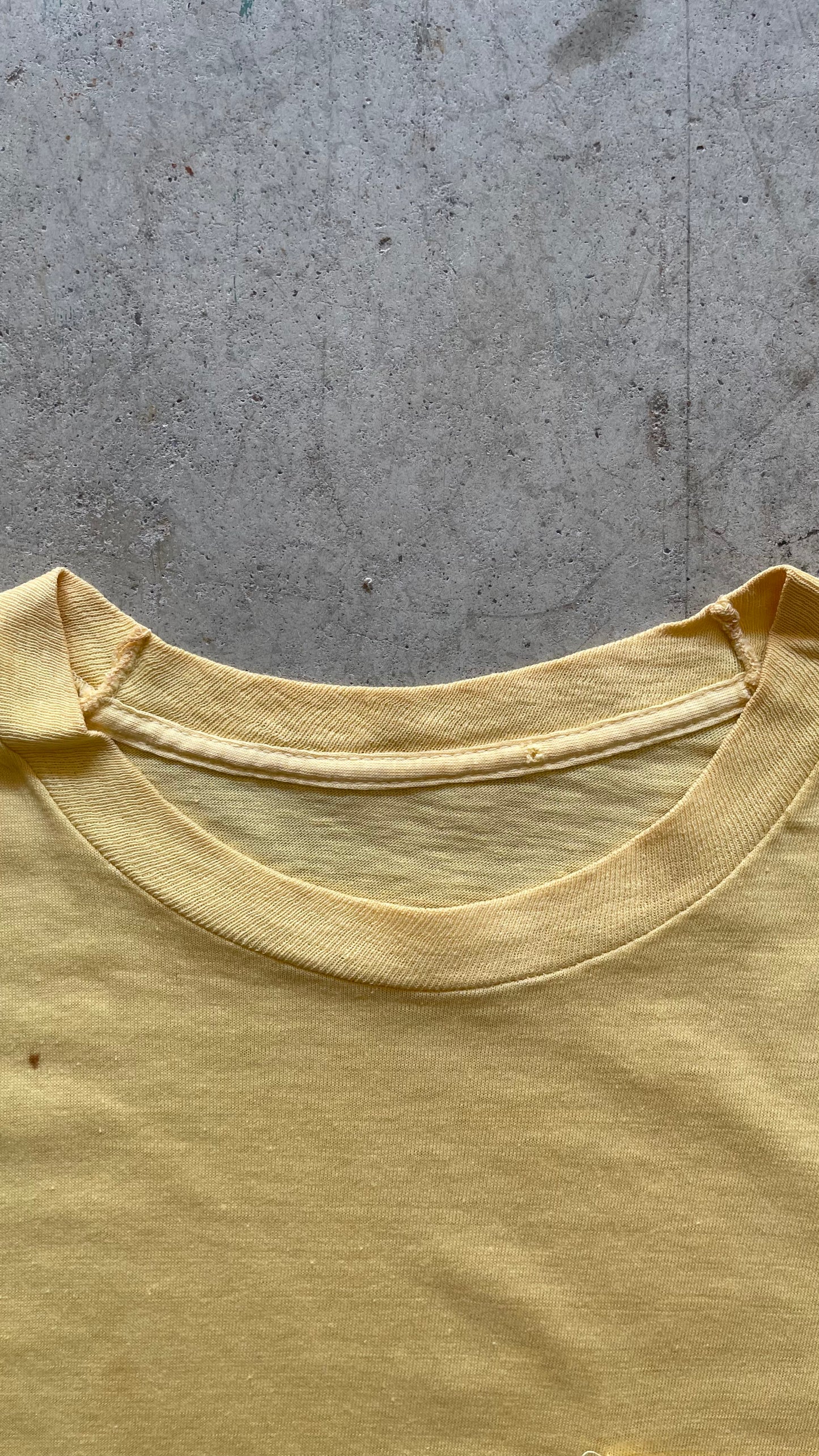 1990S "ELVIS PRESLEY" YELLOW POCKET TEE - S